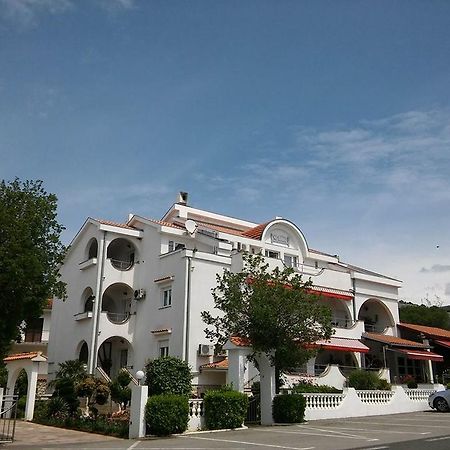 Guest House Garfild 2 Novi Vinodolski Exterior photo
