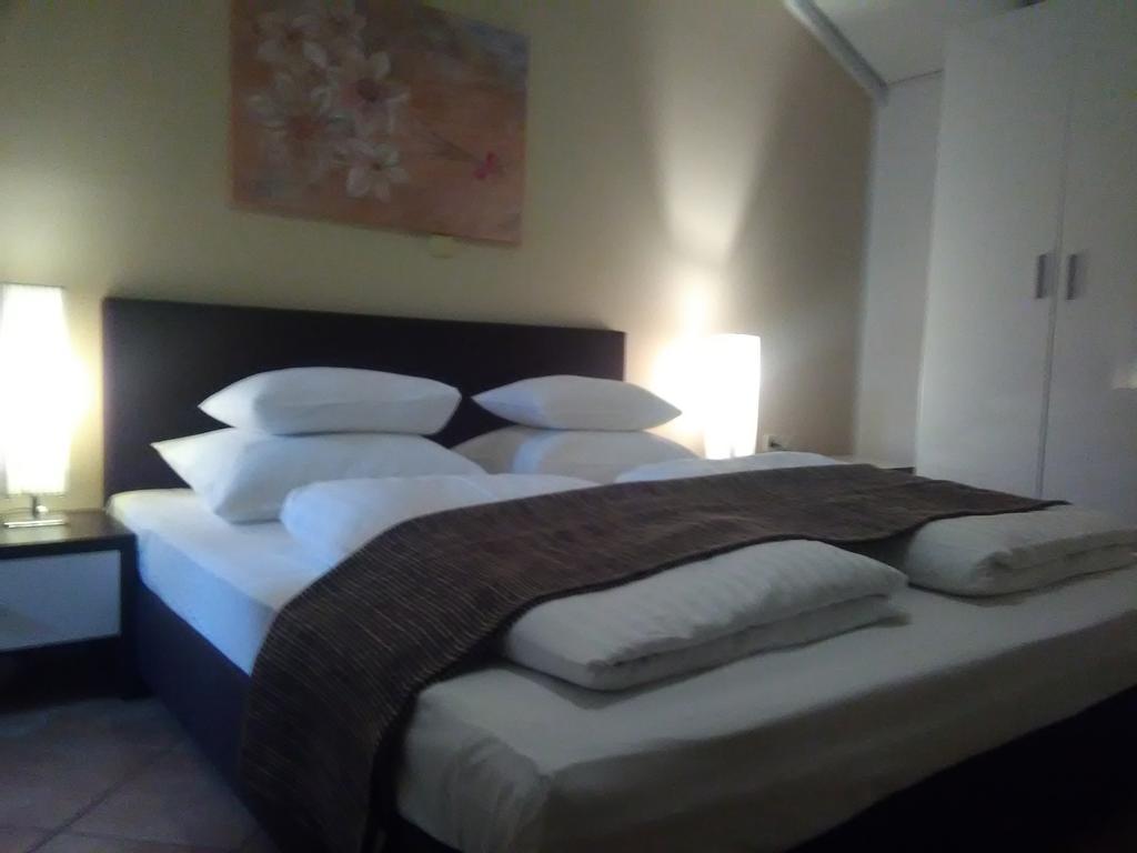 Guest House Garfild 2 Novi Vinodolski Exterior photo