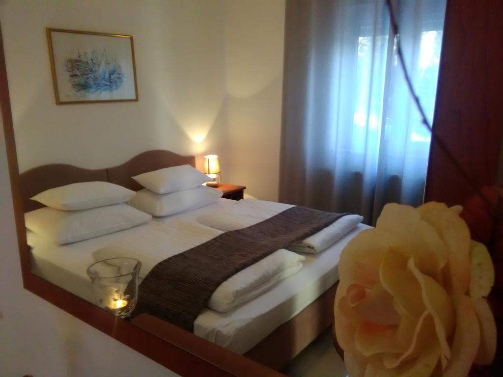 Guest House Garfild 2 Novi Vinodolski Exterior photo